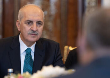 Numan Kurtulmuş, St. Petersburg Yasama Meclisi Başkanı ile görüştü