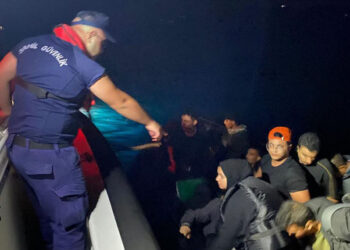 Kuşadası'nda 21 kaçak göçmen yakalandı