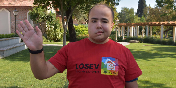 Kalp nakilli Egemen, 2 kez beyin ameliyatı geçirdi, lenfomayı yendi