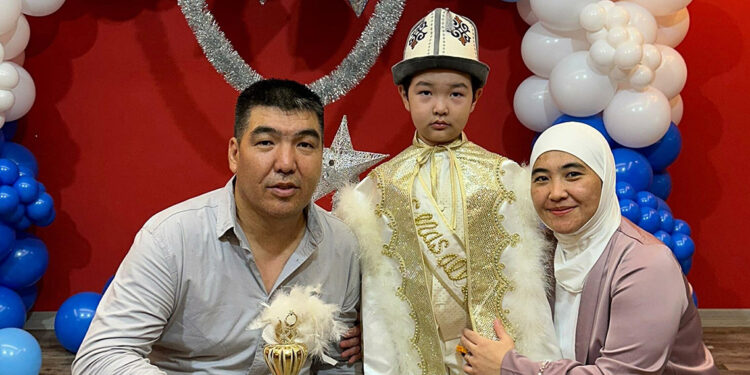 Kanseri yenen Azat'a çifte kutlama