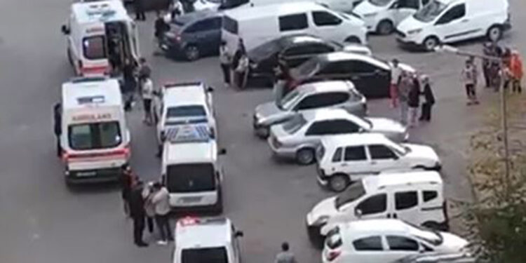 Kavgayı ayırmak isterken kalbinden bıçaklanıp, öldü 