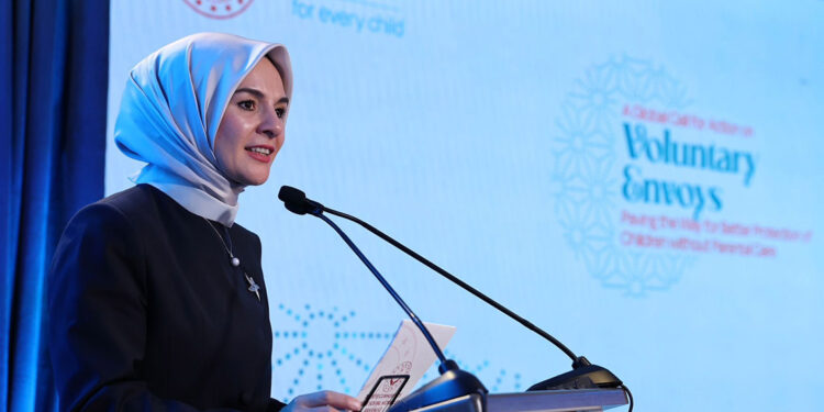 Koruyucu aile hizmetlerimizi ülkede yaygınlaştırmaya kararlıyız