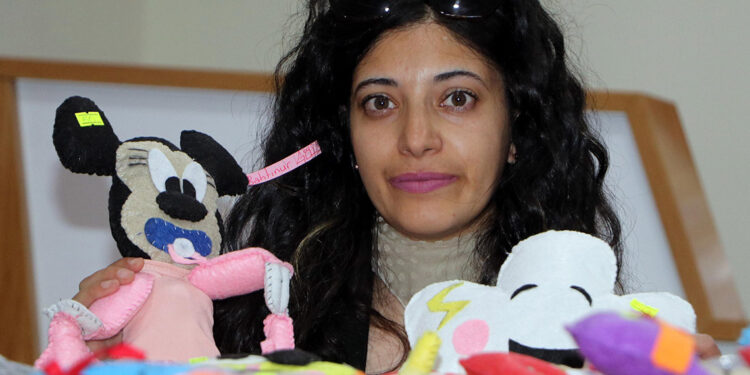 Kötü evliliğin izlerini sanatla sildi