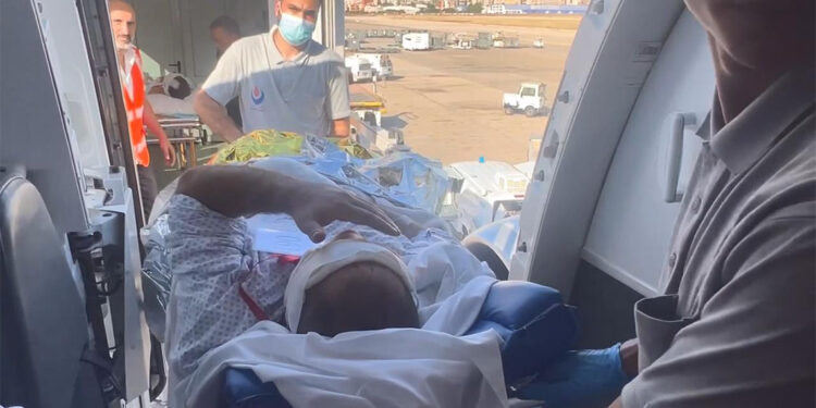 Lübnan'da çağrı cihazı patlamasında yaralananlar İran'a götürülüyor