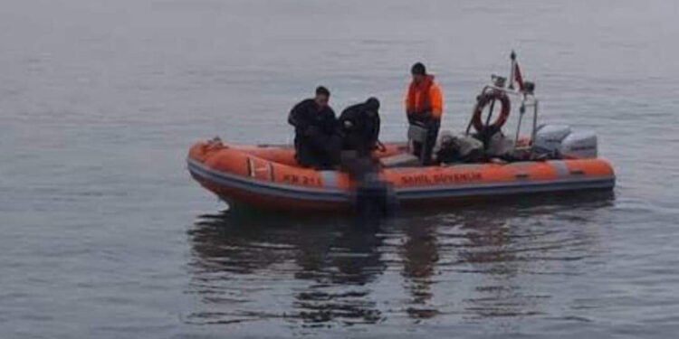 Liberya bandıralı gemiden düşen Hintli personelin cansız bedeni bulundu