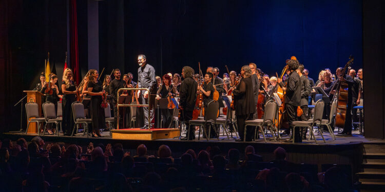 Limak Filarmoni Orkestrası ‘Türkiye-Kolombiya’ dostluğu için çaldı