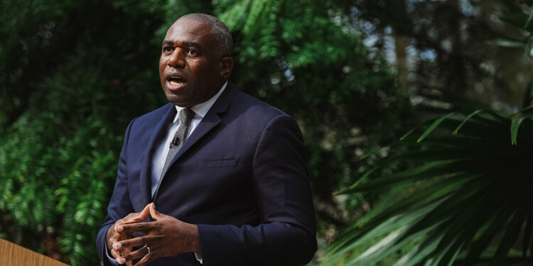 Lübnan'daki İngiltere vatandaşlarına 'ülkeyi terk edin' çağrısı