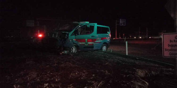 Malatya'da askeri araç ile otomobil çarpıştı; 8 yaralı