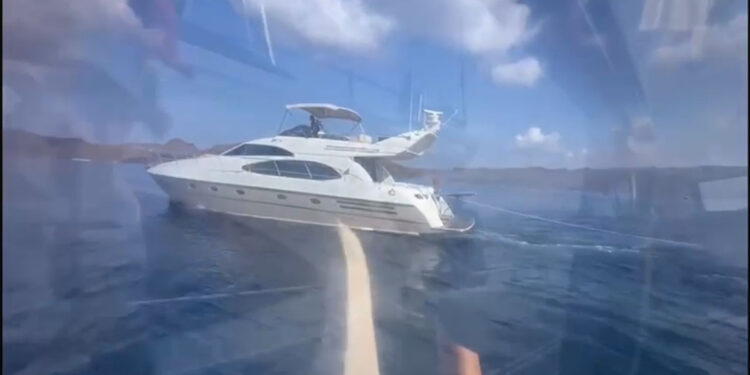 Marmaris'te lüks yatta 44 kaçak göçmen yakalandı