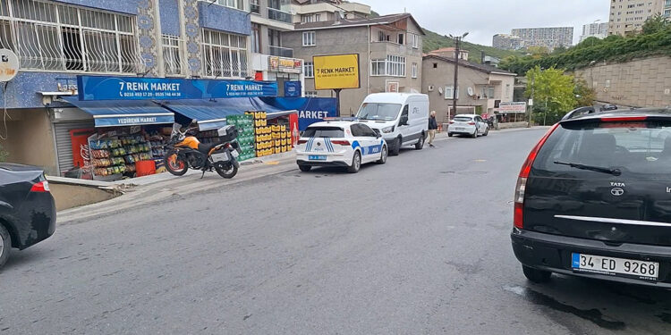 Maltepe'de komşular arasında bıçaklı kavga: 1’i ağır 5 yaralı