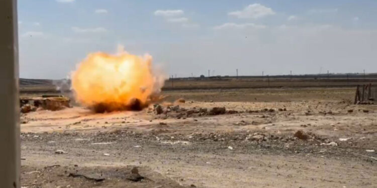 Mardin'de boş arazide bulunan mayın imha edildi