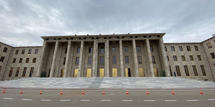 Meclis, yeni yasama yılına hazır