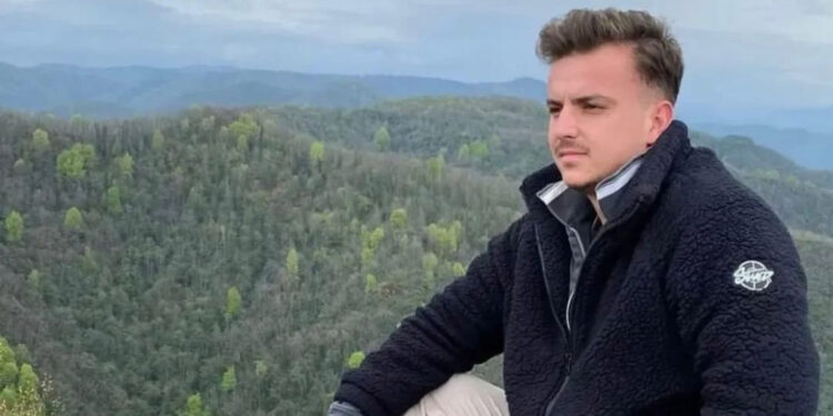 Motosiklet otobüsün altına girdi; astsubay yaşamını yitirdi