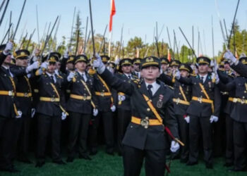 Bakan Tunç'tan 'teğmenlerin yemin töreni' açıklaması