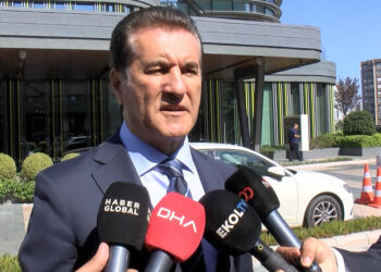 Mustafa Sarıgül, silahlı saldırıya uğrayan Serhat Akın'ı ziyaret etti