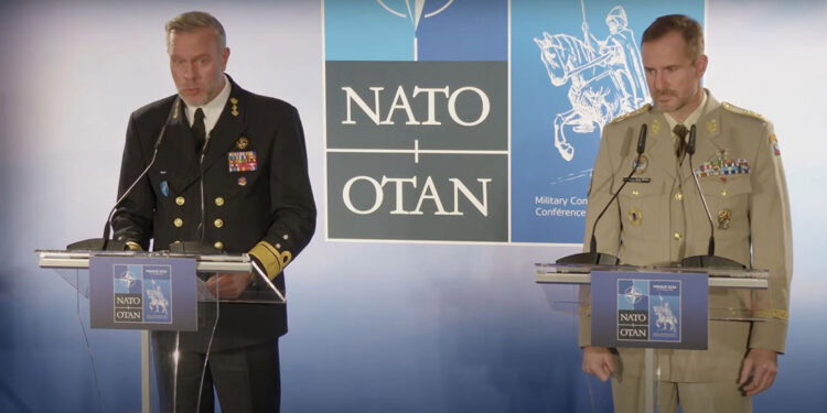 NATO'dan uzun menzilli silah açıklaması