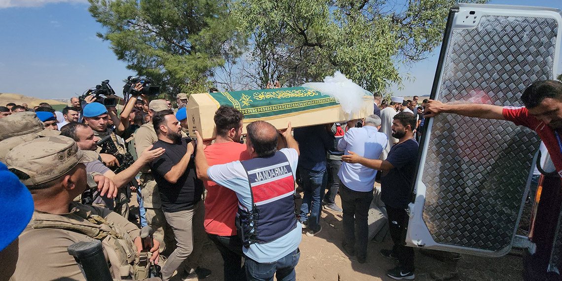 Narin'e acı veda: Küçük Narin'in cenazesi toprağa verildi