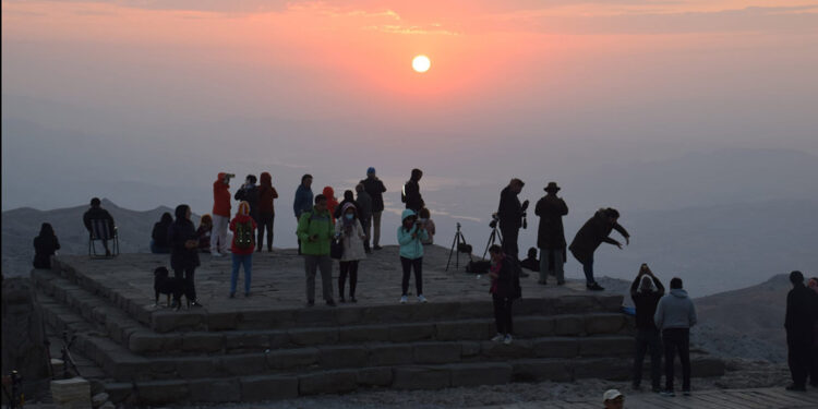 Nemrut Dağı'na ziyaretçi akını