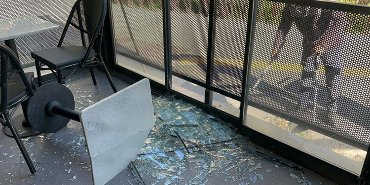 Nevşehir'de kahve zincirine taşlı saldırı