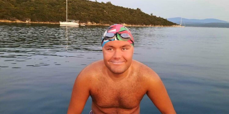 Otizmli ultra maraton yüzücüsü Tuna Tunca, hedefi için yola çıktı