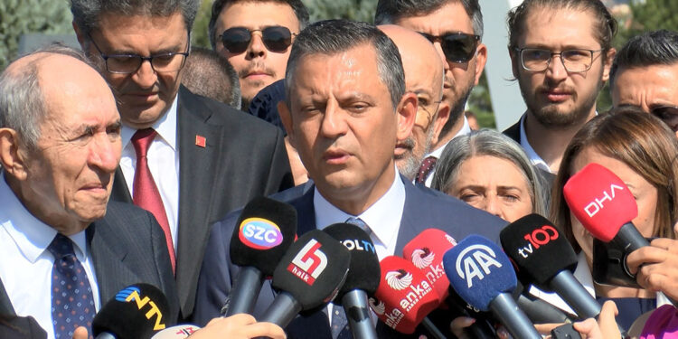 Özgür Özel: O kılıçtan vatan düşmanları ürkecek