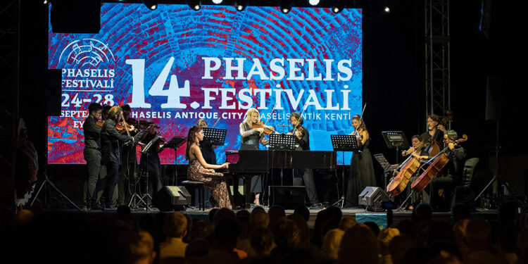 Phaselis Festivali, İlyun Bürkev ve Cameratalia konseriyle başladı