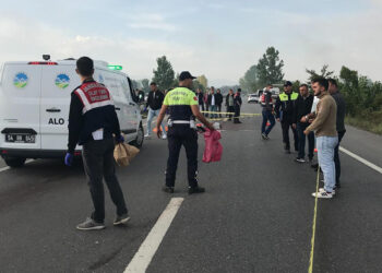 Refüje çarpan motosikletin sürücüsü öldü