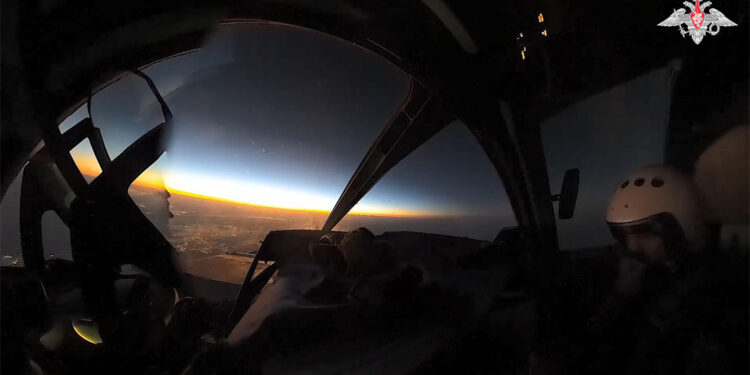 Ukrayna Silahlı Kuvvetlerine ait insan gücü ve zırhlı araç kümesi vuruldu