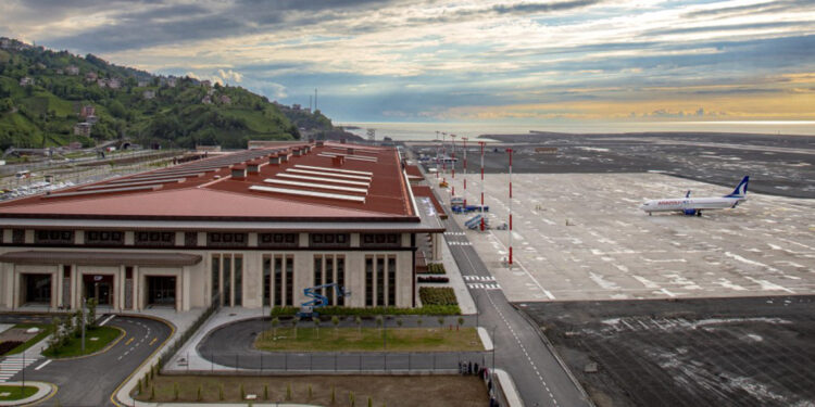 Rize-Artvin Havalimanı'nı 8 ayda 754 bin 102 yolcu kullandı