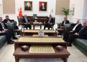 Sağlık-Sen heyeti, taleplerini Bakan Memişoğlu'na iletti