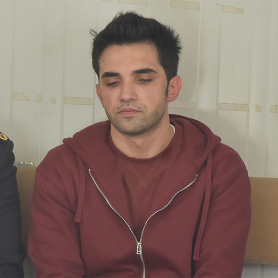 Şehit polis memuru Şeyda Yılmaz'ın eşi Semih Yılmaz, "Saldırıyı telsiz anonsuyla öğrendim. Eşim olduğunu duyunca başımdan kaynar sular döküldü" dedi.