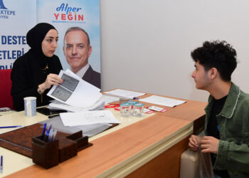 Sancaktepe Belediyesi'nden üniversiteyi kazanan öğrencilere eğitim desteği