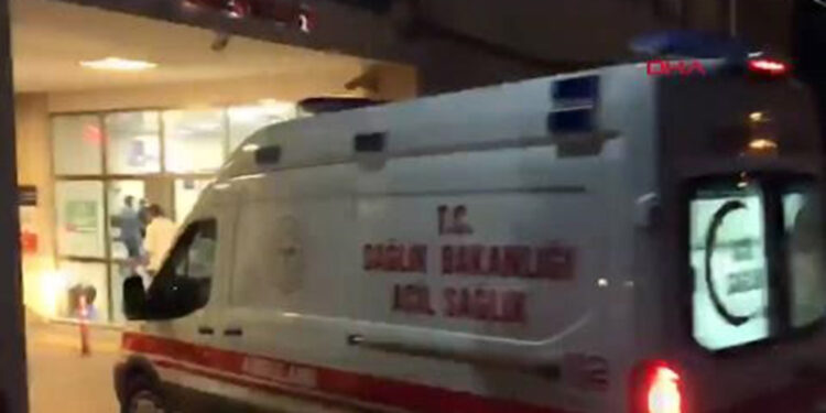 Şanlıurfa'da motosiklet çukura düştü: 2 yaralı