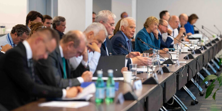 Savaşa giden yolu acilen durdurmamız gerekiyor