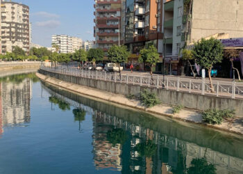 Sulama kanalına giren 3 arkadaştan 1'i boğuldu