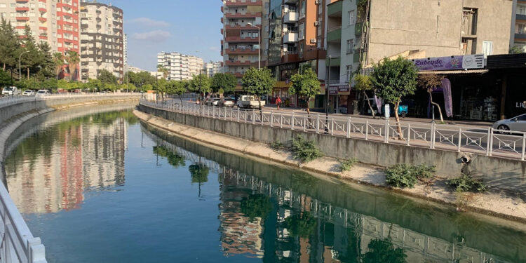 Sulama kanalına giren 3 arkadaştan 1'i boğuldu