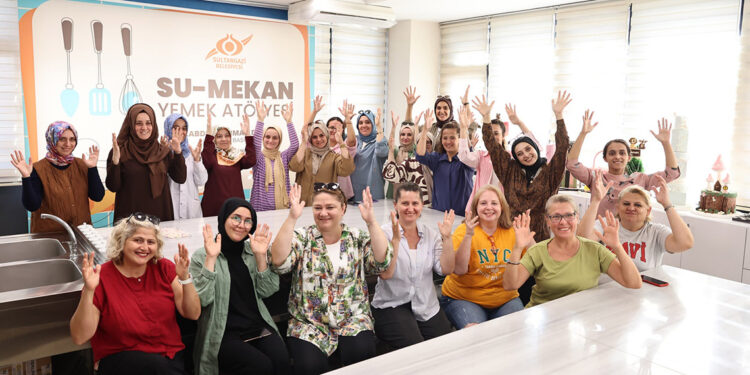 Sultangazi'de işitme engellilere özel Çikolata Atölyesi gerçekleştirildi