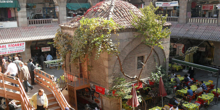 Ankara'nın Kalbi: Esnaf ve Kentin Dönüşümü