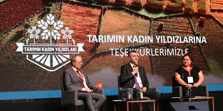 SuperFresh'in 'Tarımın Kadın Yıldızları' projesinde kadın çiftçiler destekleniyor