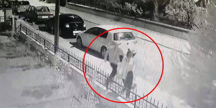 Tokat'ta yolda yürüyen kadına bıçaklı saldırı