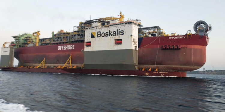 Türkiye'nin ilk yüzer üretim platformu Çanakkale'ye ulaştı