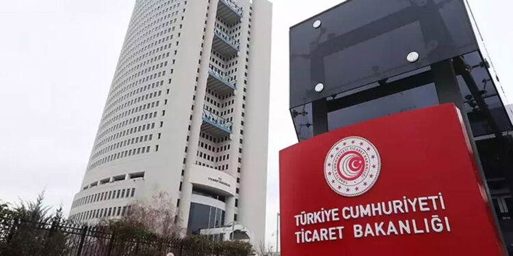Ticaret Bakanlığı 108 ülkede firmaların yanında