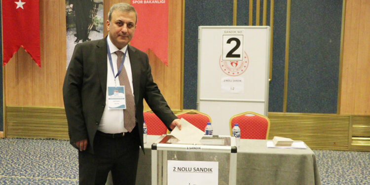 Türkiye Sutopu Federasyonu’nda Mete Erol yeniden başkan seçildi