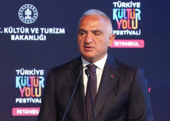 Türkiye'yi kültür ve sanatın binbir rengiyle bezeyip gözler önüne sereceğiz