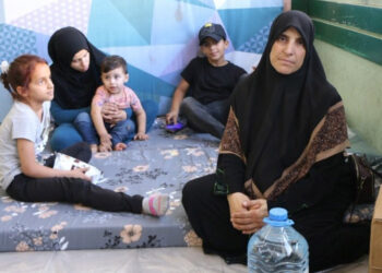 UNRWA, Lübnan'da yerinden edilen siviller için acil durum barınağı açtı