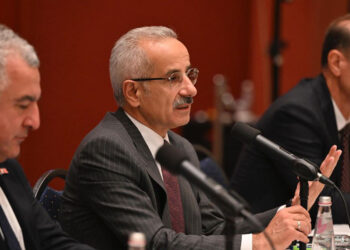 Bakan Uraloğlu, Almanya'da sivil toplum kuruluşları ile görüştü