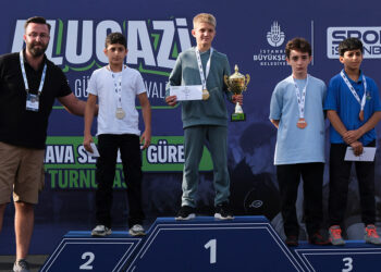 Ulugazi’de yeni başpehlivan Feyzullah Aktürk oldu