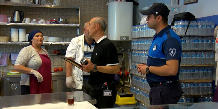 Ümraniye'deki okul kantinlerinde hijyen ve sağlık denetimi yapıldı