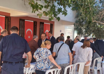 Vali Canpolat'tan Ayşenur Ezgi'nin babasına taziye ziyareti
