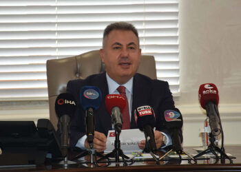 Vali Elban: İzmir'deki yangınlarda sabotaj ve kasıt unsuruna rastlamadık